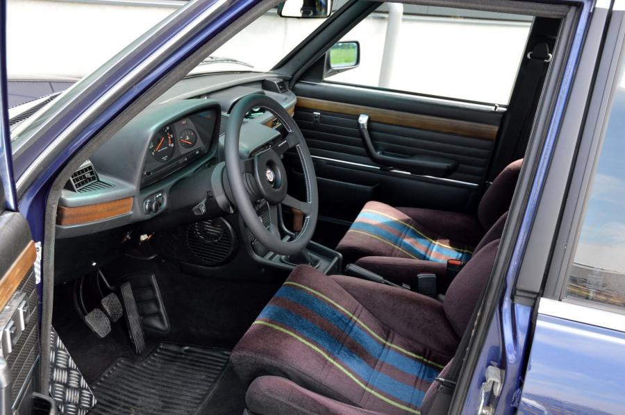 Интерьер Alpina B7 S Turbo (E12) 1981 года  (фото 10 из 22)